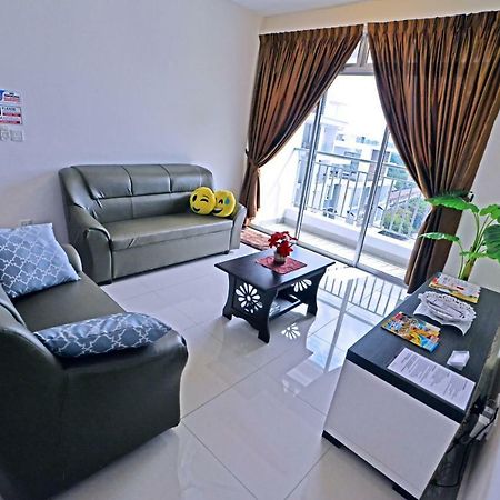 Hits Homestay Bayan Lepas Eksteriør bilde